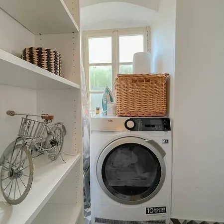 The By The Sea In Historic Old Apartamento *