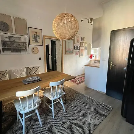 The By The Sea In Historic Old *