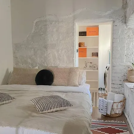 The By The Sea In Historic Old