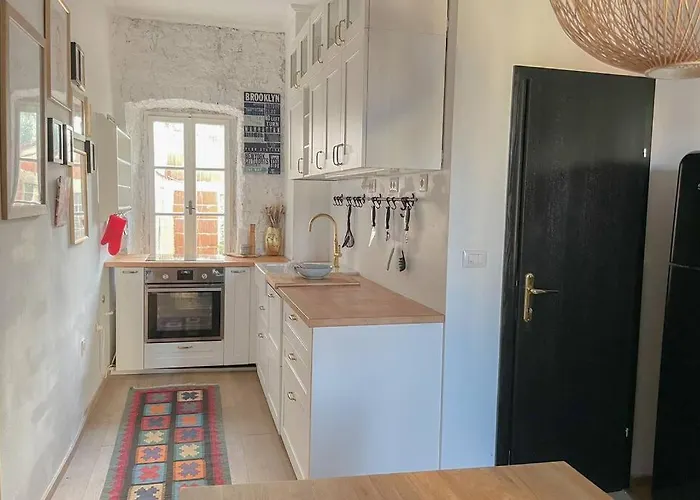 Appartement The By The Sea In Historic Old