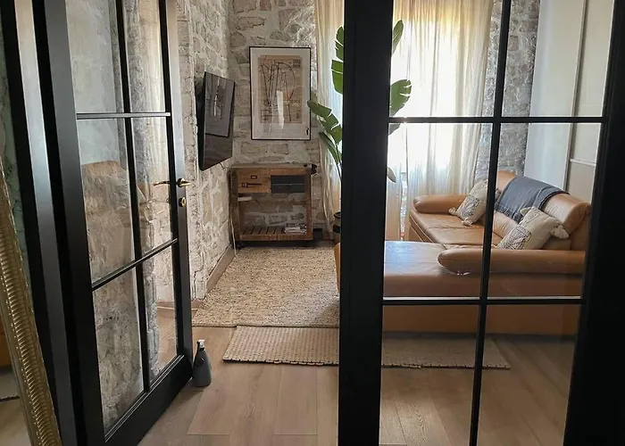 Apartment The By The Sea In Historic Old