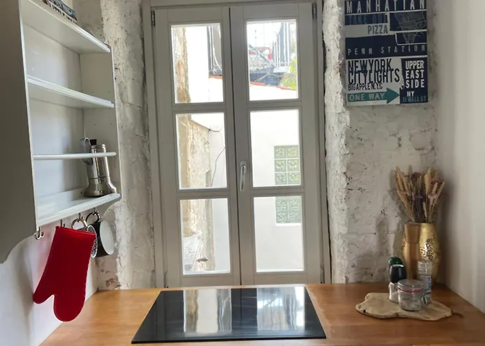 Apartment The By The Sea In Historic Old *