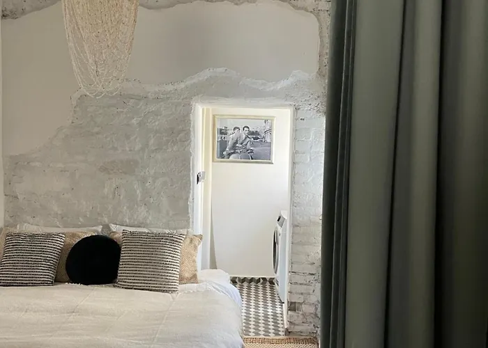 The By The Sea In Historic Old Apartment Poreč