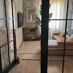 Apartment The By The Sea In Historic Old