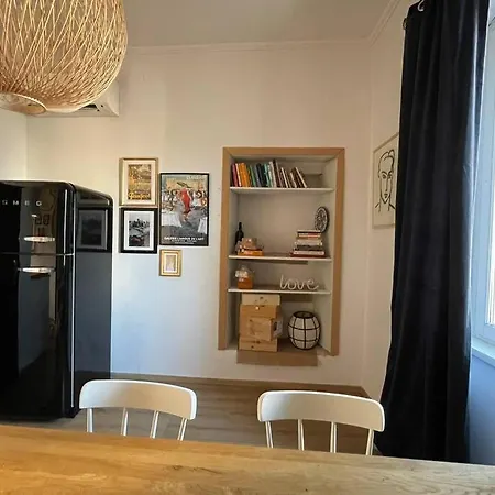 The By The Sea In Historic Old *