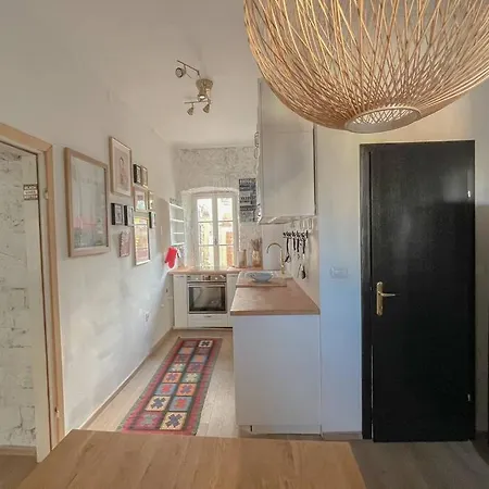 The By The Sea In Historic Old Apartment