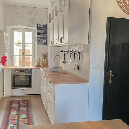 Apartman The By The Sea In Historic Old