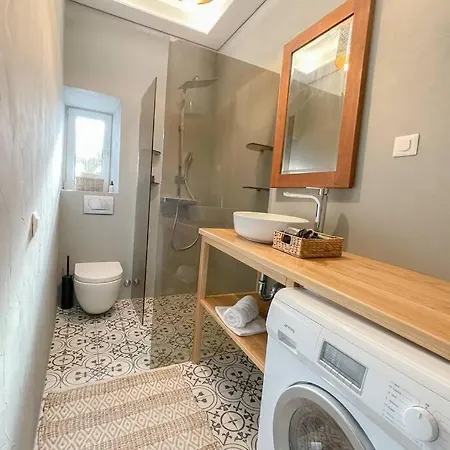 The By The Sea In Historic Old Apartman