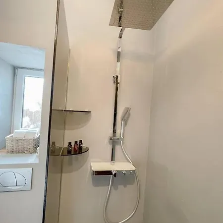 The By The Sea In Historic Old Apartman *