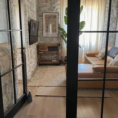Apartman The By The Sea In Historic Old