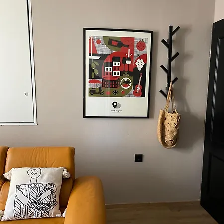 The By The Sea In Historic Old Apartment