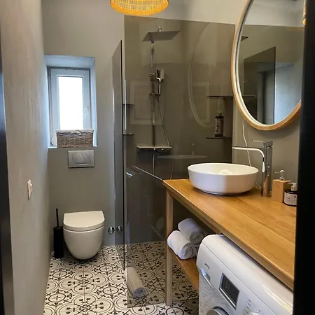 Apartment The By The Sea In Historic Old *