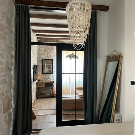 The By The Sea In Historic Old