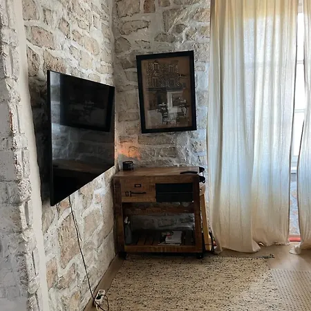 The By The Sea In Historic Old *