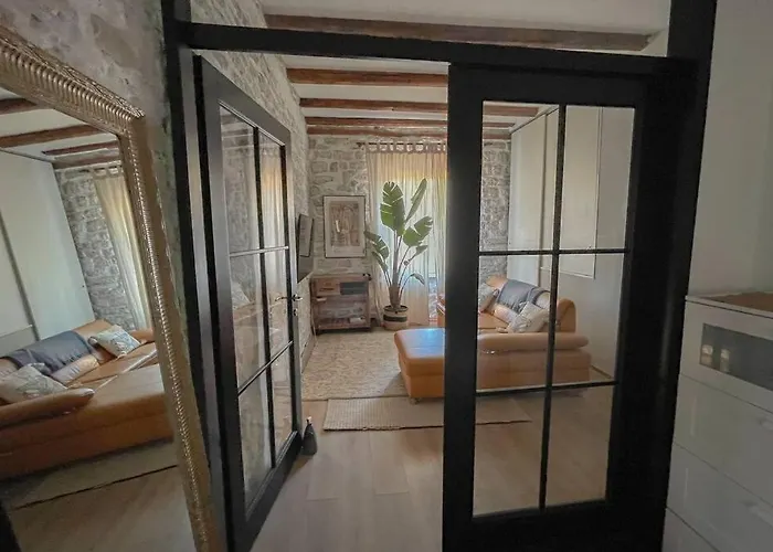 The By The Sea In Historic Old *