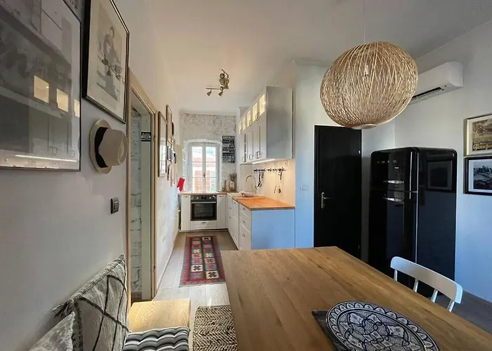 The By The Sea In Historic Old Πόρετς