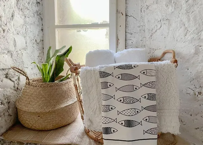 The By The Sea In Historic Old