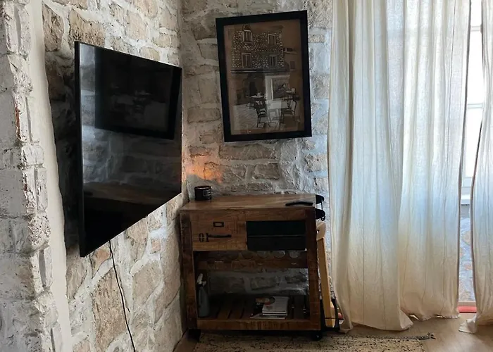 The By The Sea In Historic Old *